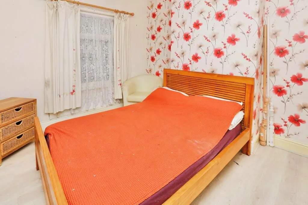 Liverpool, Merseyside, L15 4NE - Online Auctions