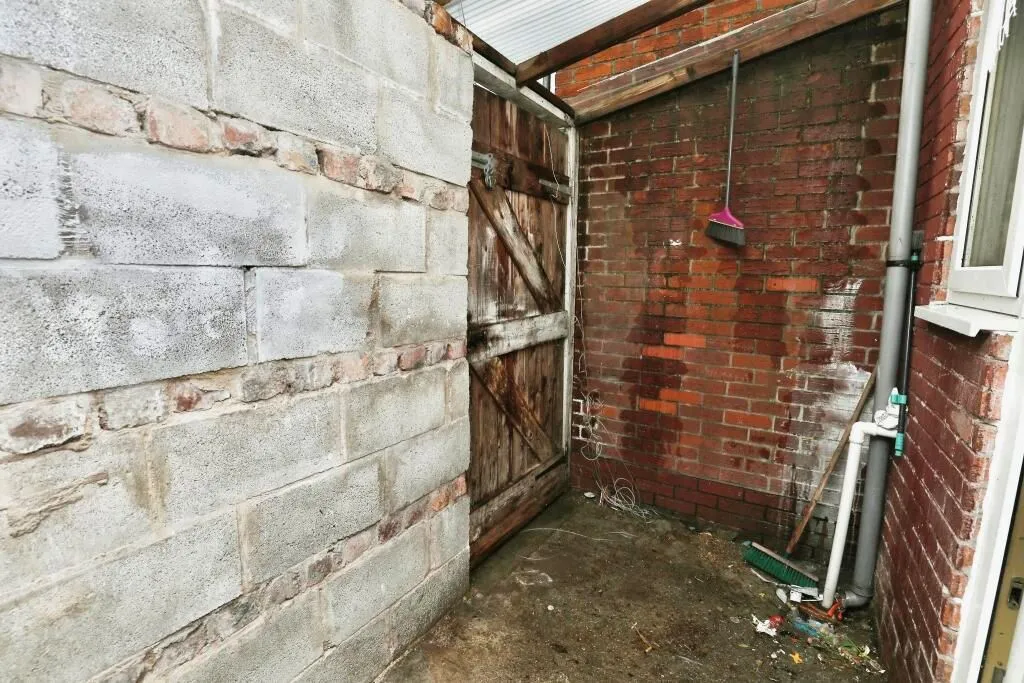 Liverpool, Merseyside, L15 4NE - Online Auctions