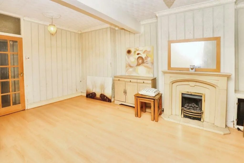 Liverpool, Merseyside, L15 4NE - Online Auctions