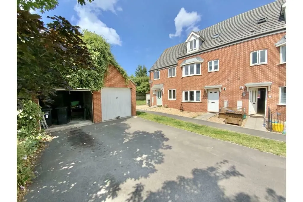Bridgwater, Somerset, TA6 3UH - Online Properties