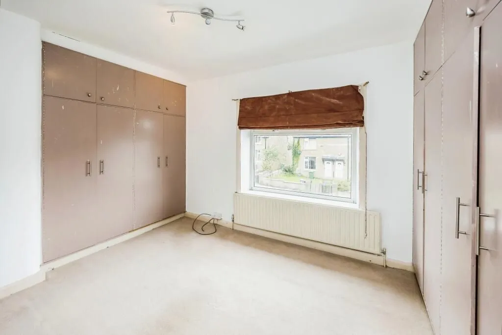 Huddersfield, West Yorkshire, HD3 4HF - Online Auctions