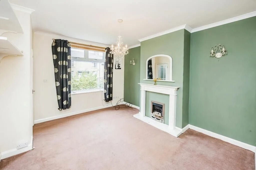 Huddersfield, West Yorkshire, HD3 4HF - Online Auctions