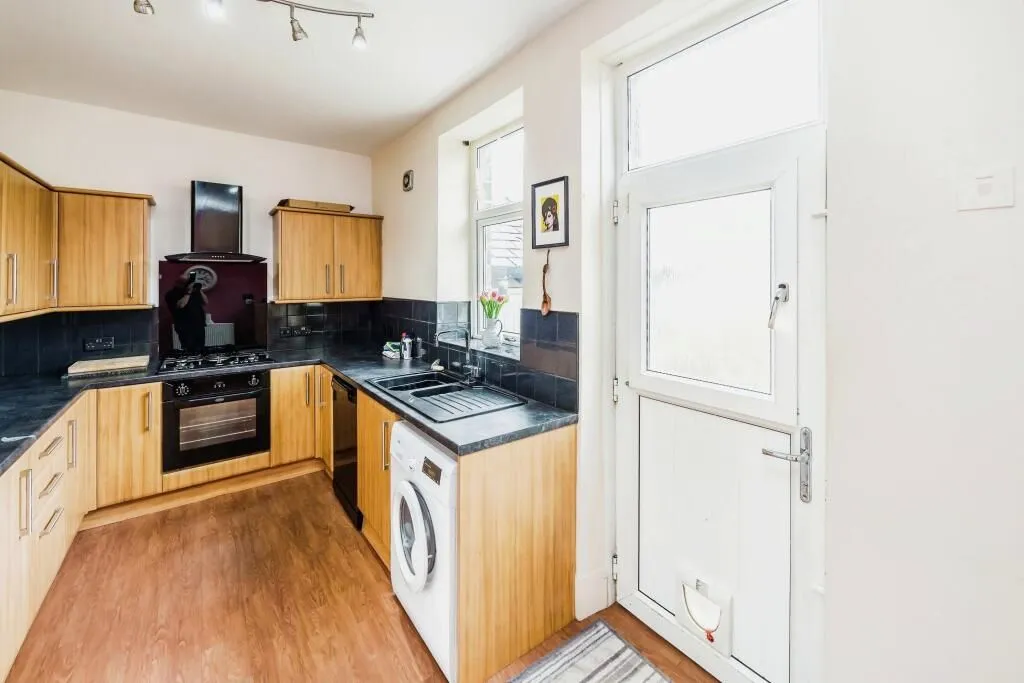 Huddersfield, West Yorkshire, HD3 4HF - Online Auctions