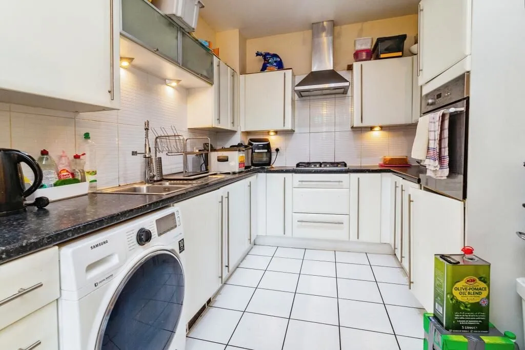 Ashland, Milton Keynes, Buckinghamshire, MK6 4AZ - Online Auctions