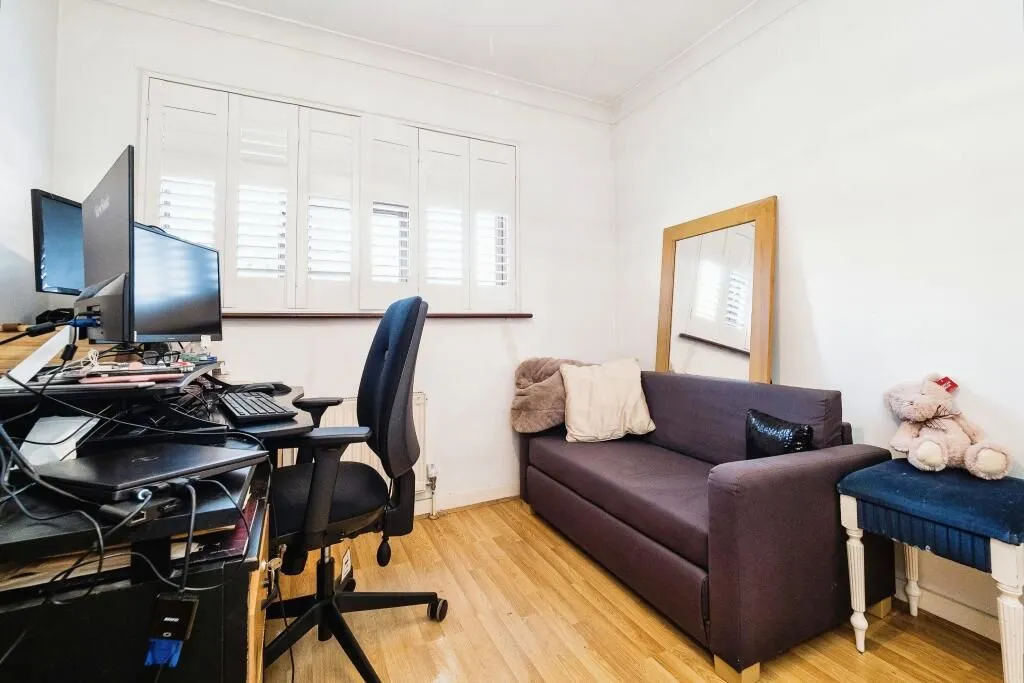 Hornchurch, Essex, RM11 2PZ - Online Auctions