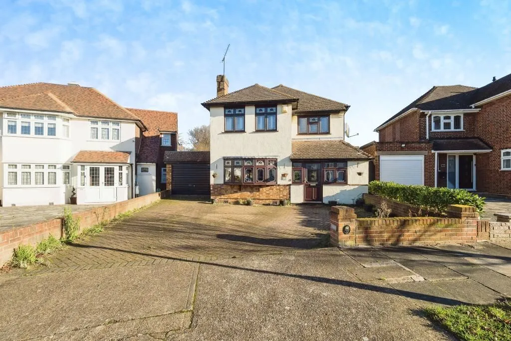 Hornchurch, Essex, RM11 2PZ - Online Auctions