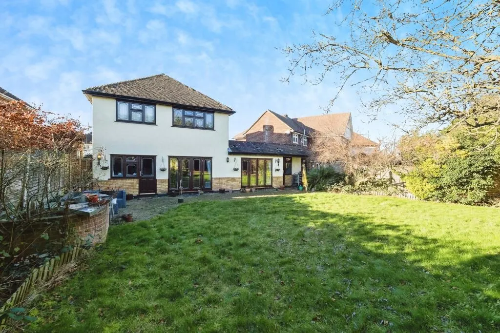 Hornchurch, Essex, RM11 2PZ - Online Auctions