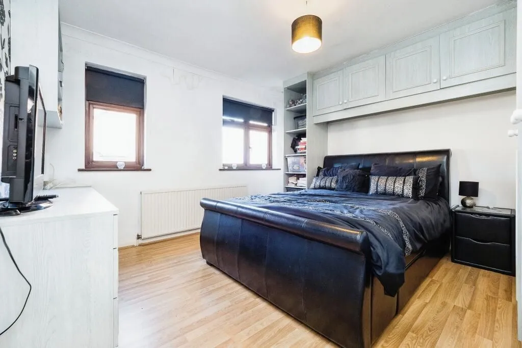 Hornchurch, Essex, RM11 2PZ - Online Auctions