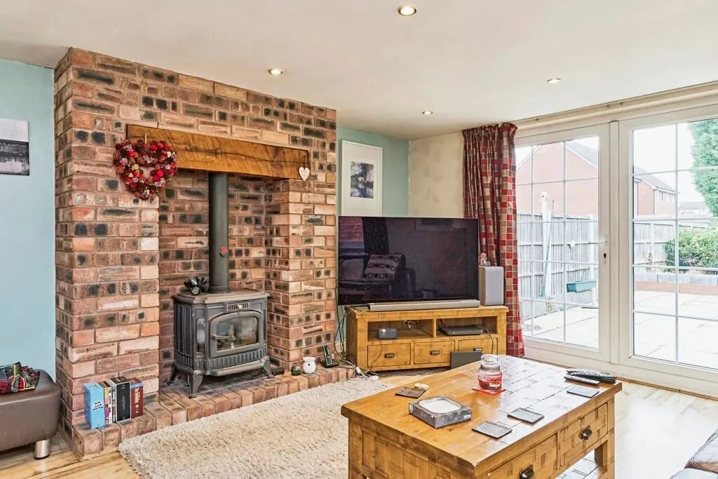 Darlaston, Wednesbury, West Midlands, WS10 8TW - Online Properties