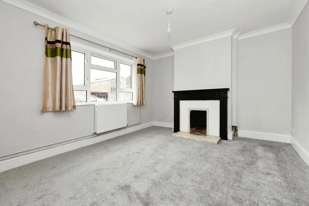 Chelmsford, Essex, CM1 2DR - Online Auctions