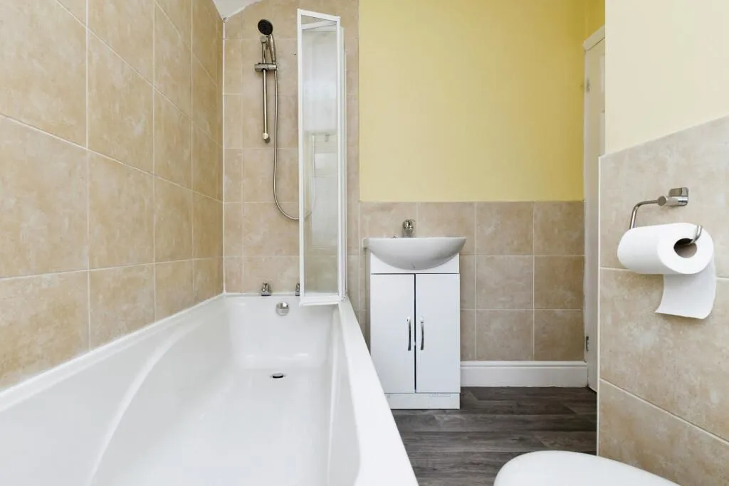Chelmsford, Essex, CM1 2DR - Online Auctions