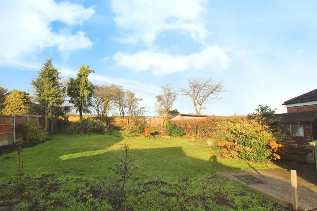 Upton, Pontefract, West Yorkshire, WF9 1JZ - Online Properties