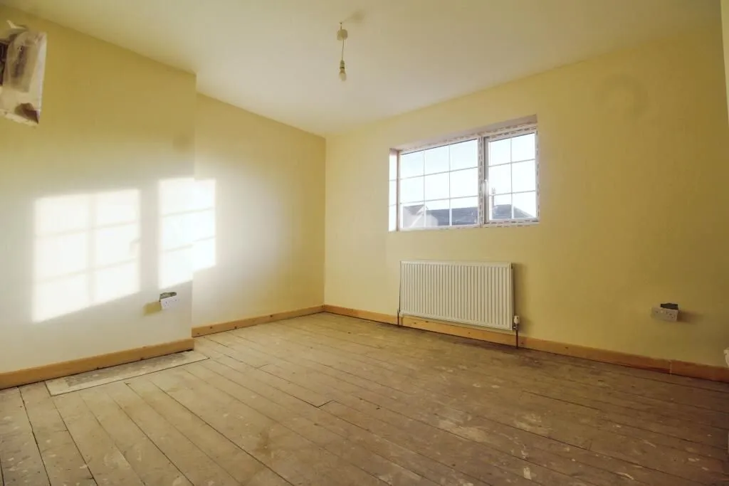 Upton, Pontefract, West Yorkshire, WF9 1JZ - Online Properties
