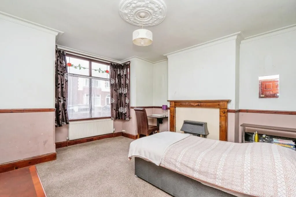 Portsmouth, Hampshire, PO2 0TL - Online Auctions