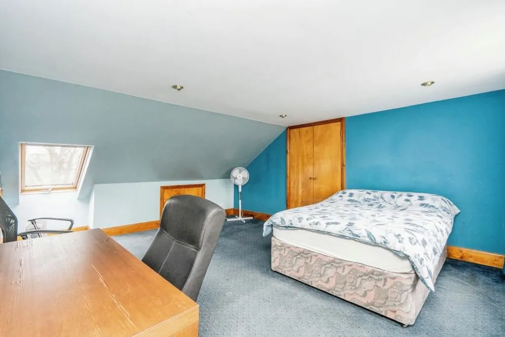 Portsmouth, Hampshire, PO2 0TL - Online Auctions