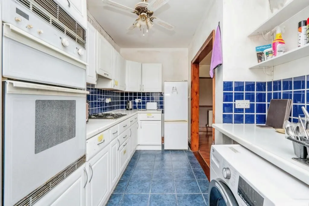 Portsmouth, Hampshire, PO2 0TL - Online Auctions