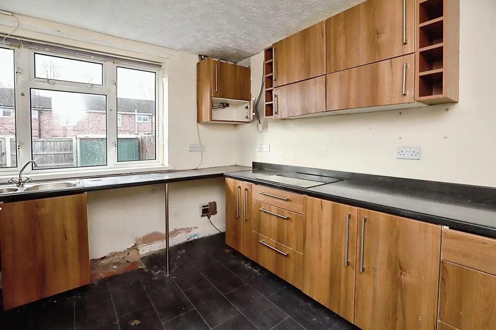 Wrexham, Clwyd, LL13 8TT - Online Auctions
