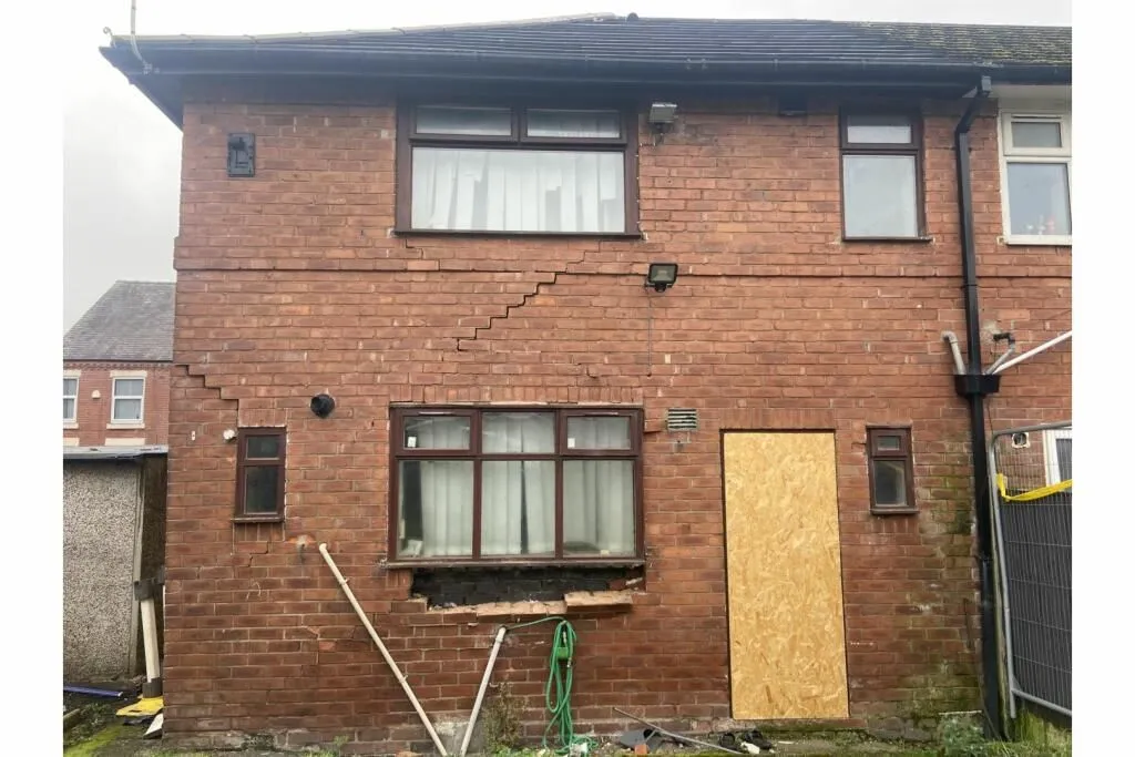 Manchester, Lancashire, M11 4QZ - Online Auctions