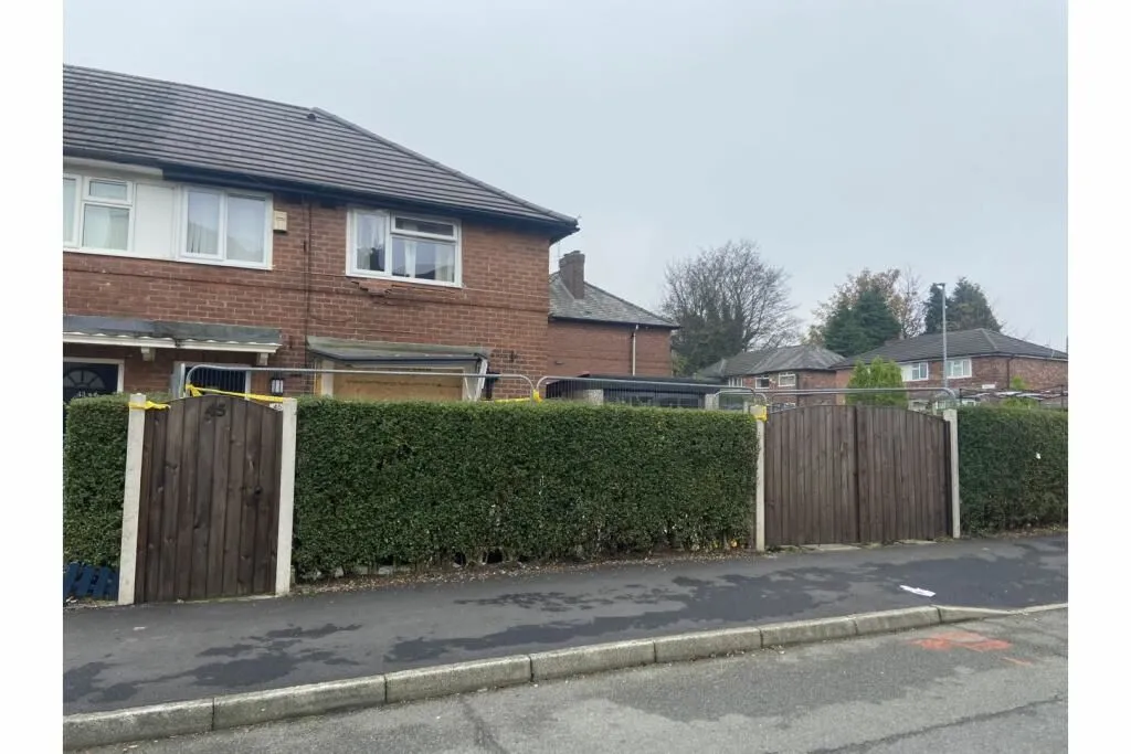 Manchester, Lancashire, M11 4QZ - Online Auctions