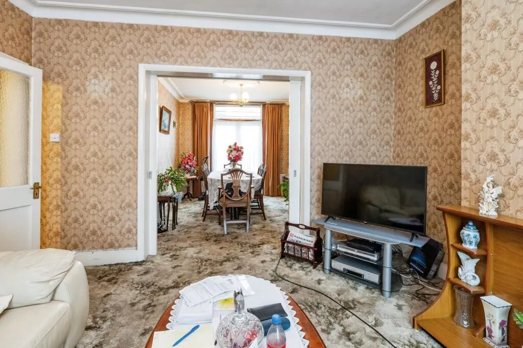 London, N17 6AA - Online Auctions