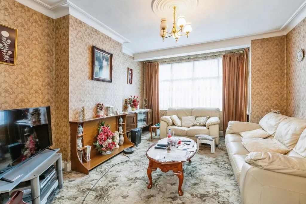 London, N17 6AA - Online Auctions