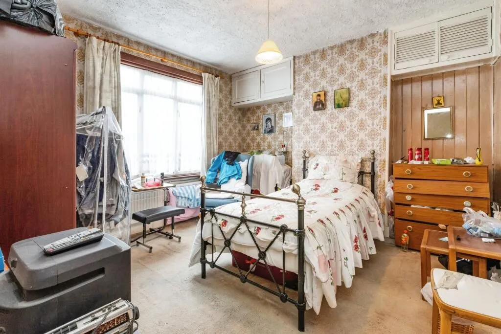 London, N17 6AA - Online Auctions