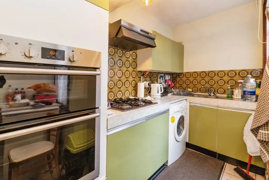 London, N17 6AA - Online Auctions