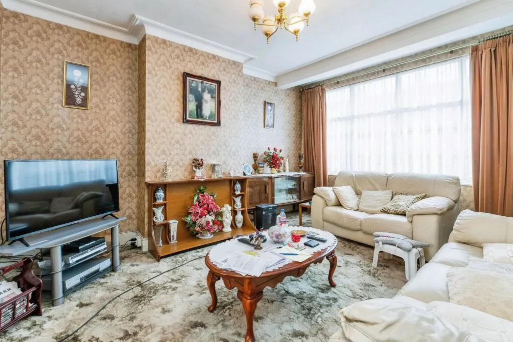 London, N17 6AA - Online Auctions