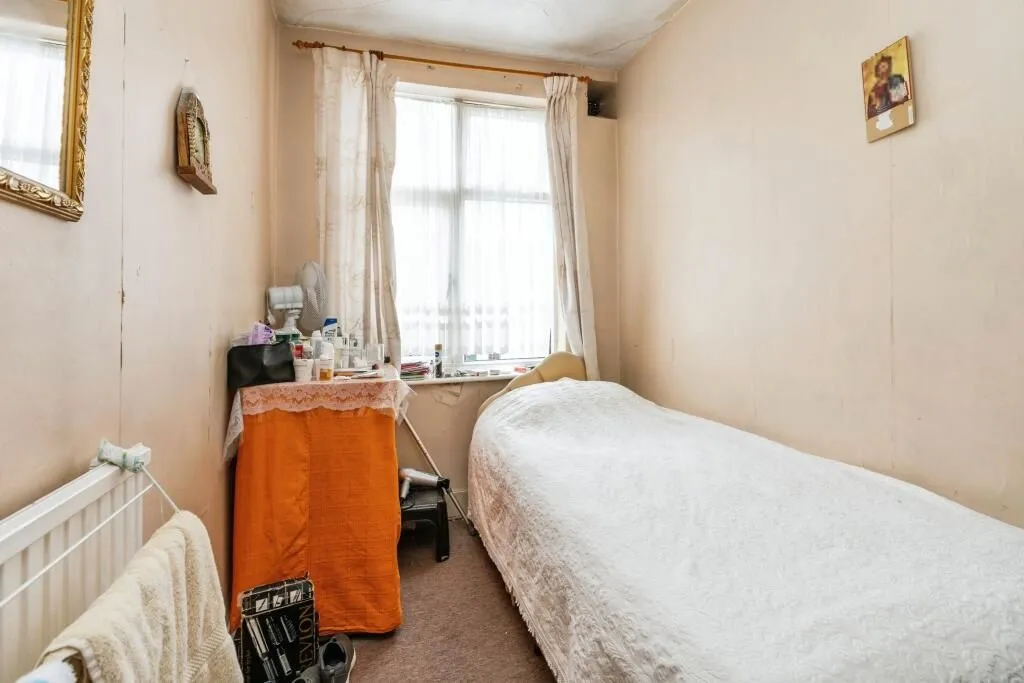 London, N17 6AA - Online Auctions