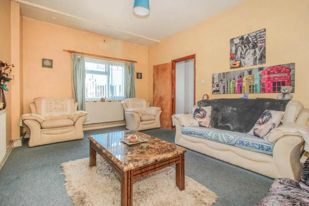 Coventry, West Midlands, CV6 7GW - Online Auctions