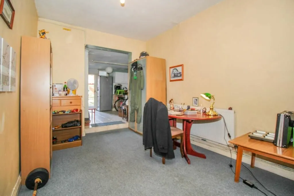 Coventry, West Midlands, CV6 7GW - Online Auctions