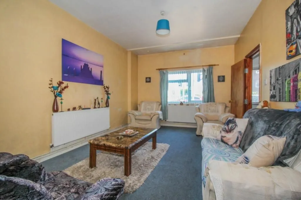 Coventry, West Midlands, CV6 7GW - Online Auctions