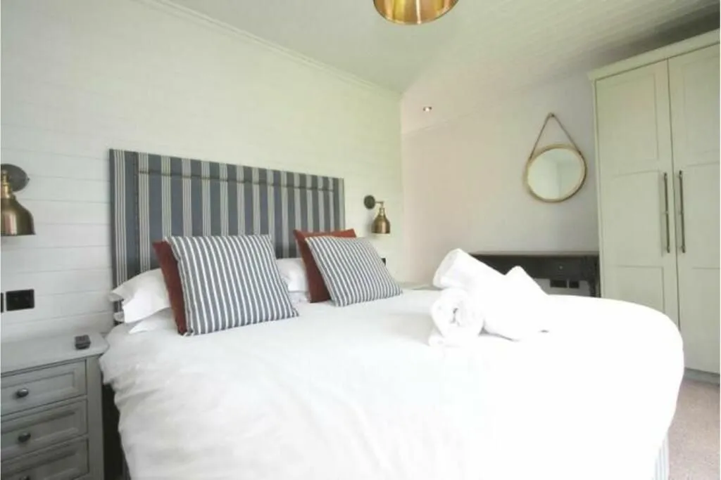 Winnards Perch, St. Columb, Cornwall, TR9 6DE - Online Auctions
