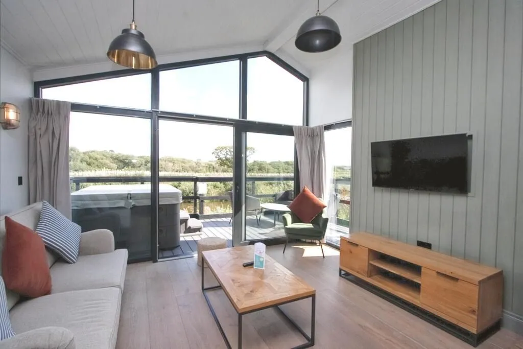 Winnards Perch, St. Columb, Cornwall, TR9 6DE - Online Auctions