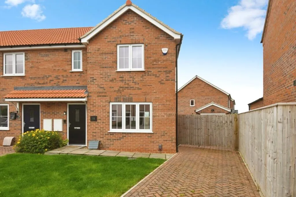 Louth, Lincolnshire, LN11 8FN - Online Auctions
