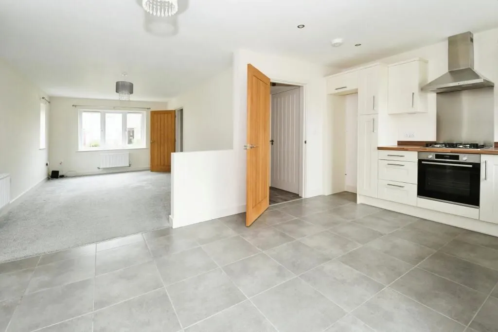 Louth, Lincolnshire, LN11 8FN - Online Auctions