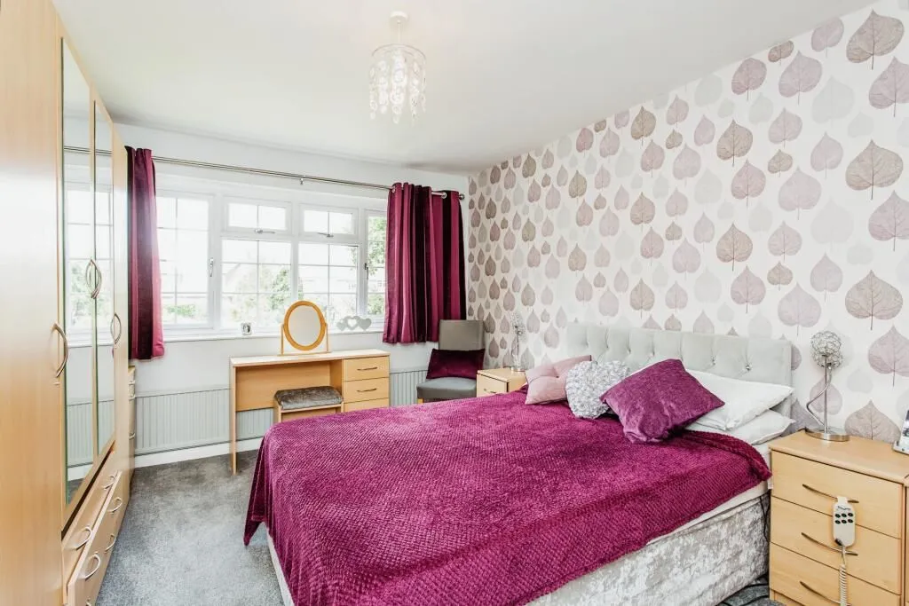 Billericay, Essex, CM12 9HQ - Online Auctions