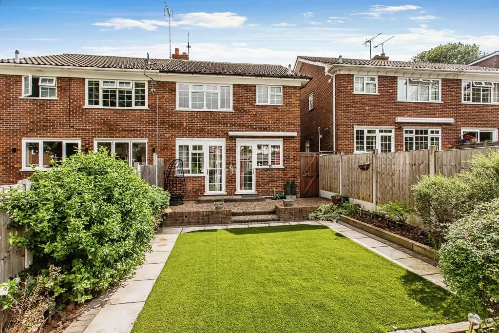Billericay, Essex, CM12 9HQ - Online Auctions