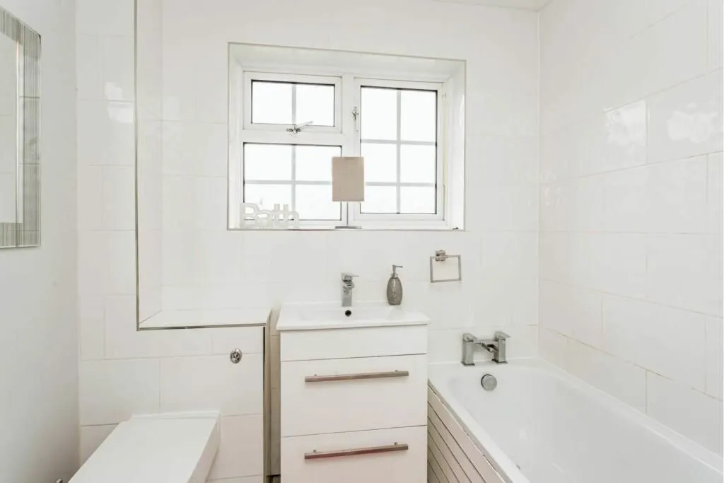 Billericay, Essex, CM12 9HQ - Online Auctions