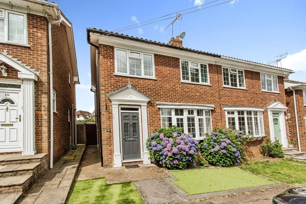 Billericay, Essex, CM12 9HQ - Online Auctions
