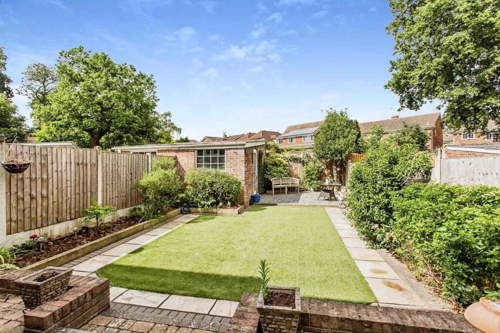 Billericay, Essex, CM12 9HQ - Online Auctions