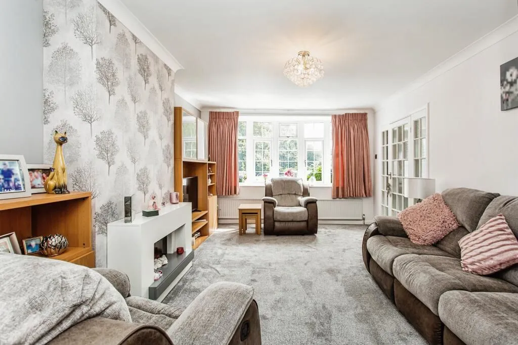 Billericay, Essex, CM12 9HQ - Online Auctions