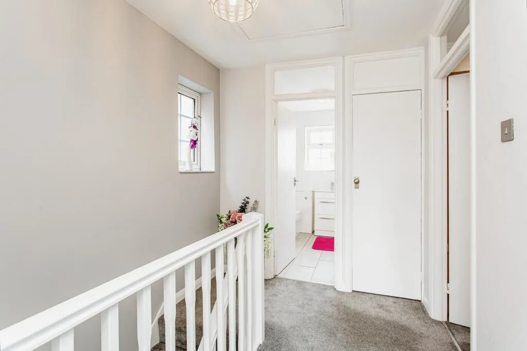 Billericay, Essex, CM12 9HQ - Online Auctions