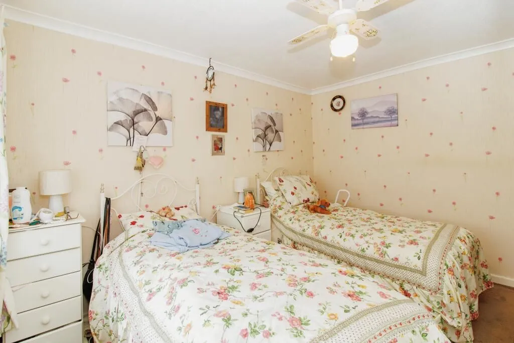 Brixham, Devon, TQ5 0DE - Online Auctions
