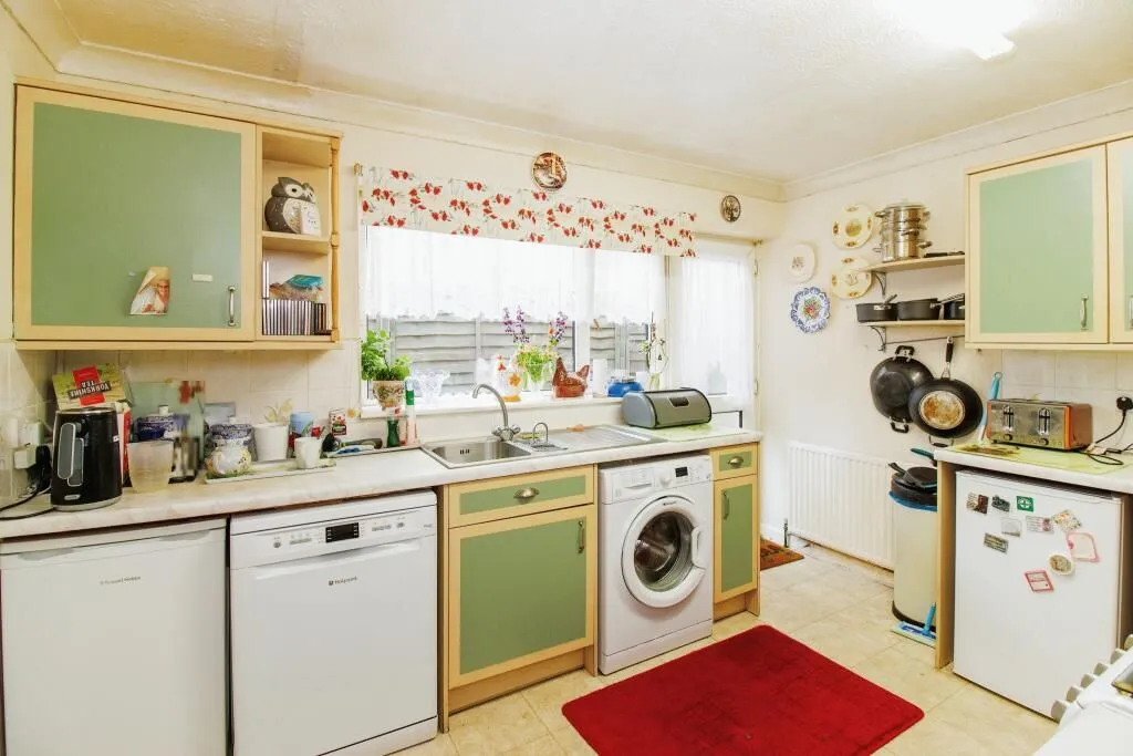 Brixham, Devon, TQ5 0DE - Online Auctions