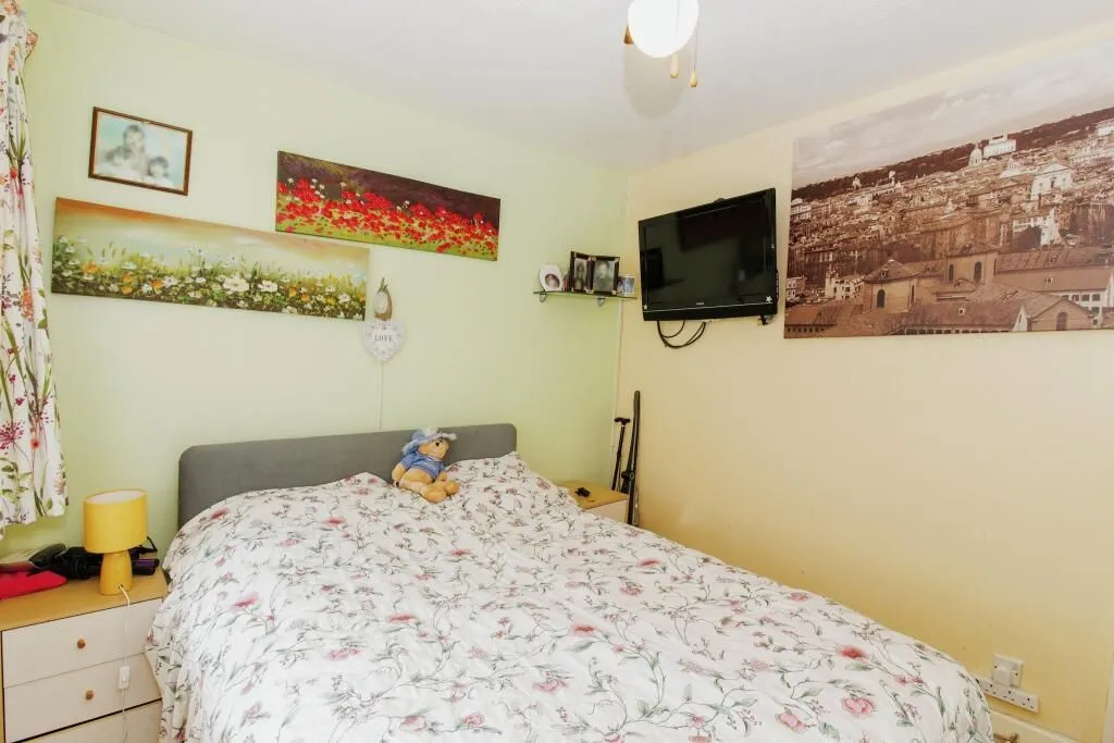 Brixham, Devon, TQ5 0DE - Online Auctions