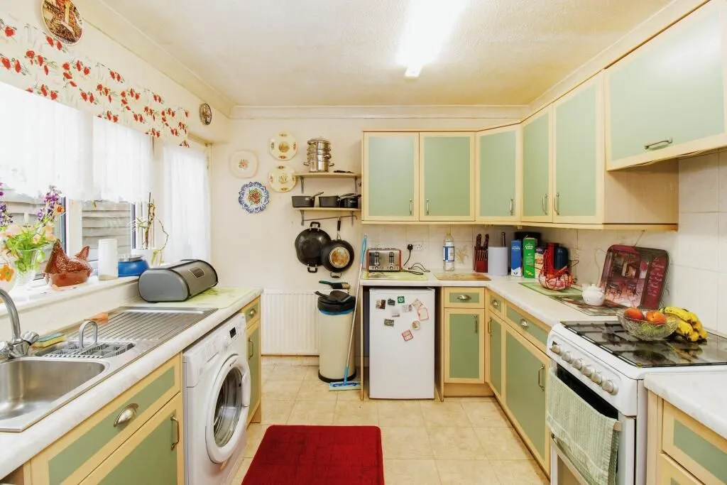Brixham, Devon, TQ5 0DE - Online Auctions