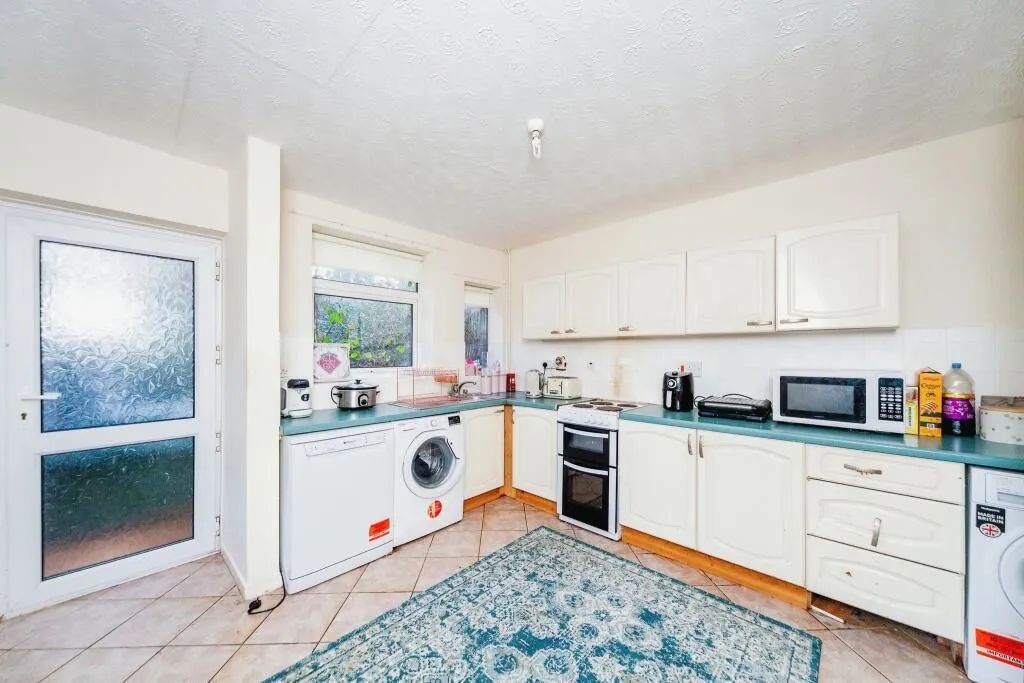 Wrexham, Clwyd, LL12 7EU - Online Auctions