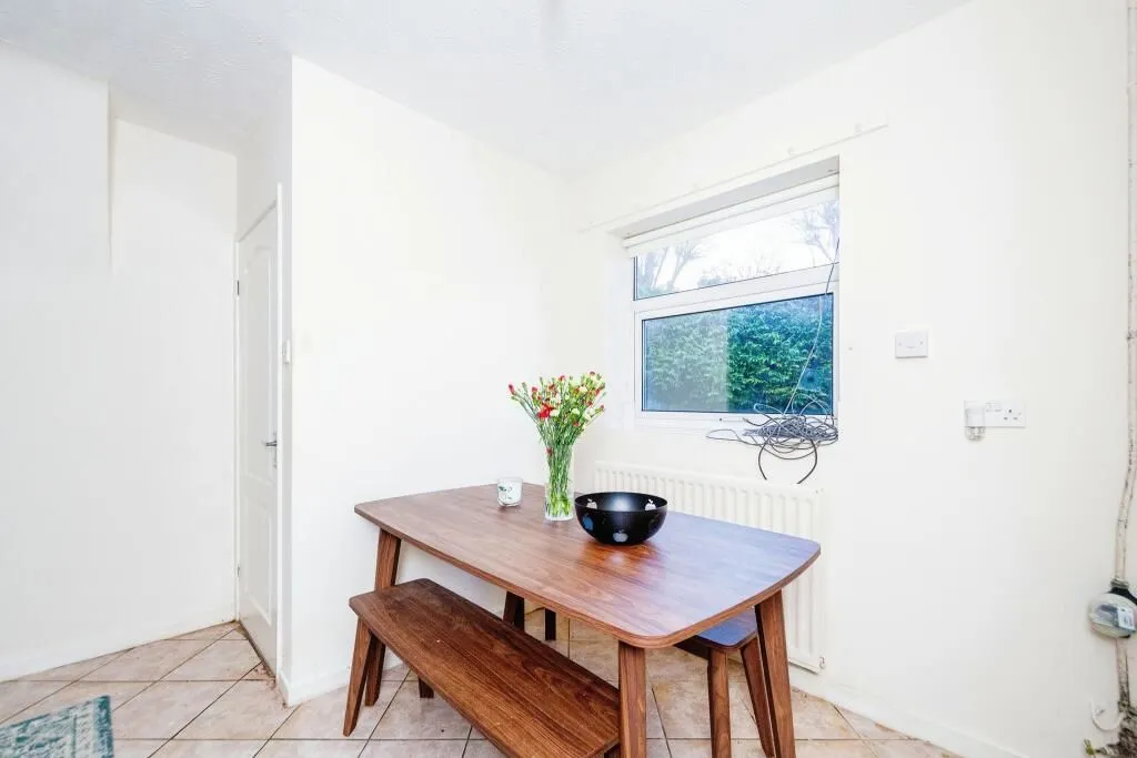 Wrexham, Clwyd, LL12 7EU - Online Auctions