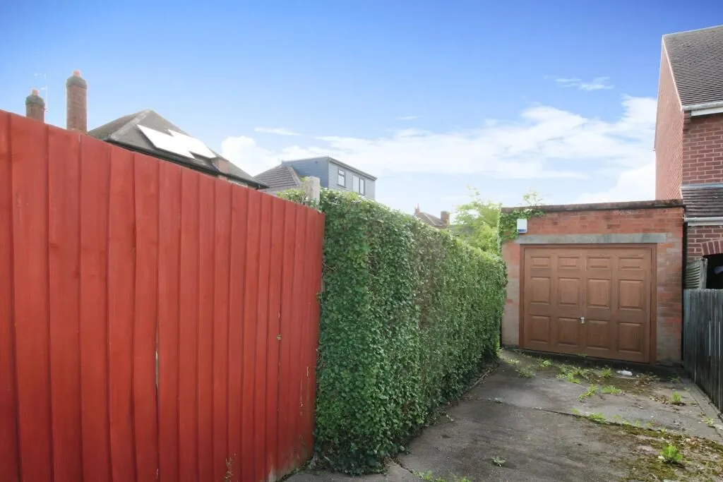 Leicester, Leicestershire, LE2 3RF - Online Properties